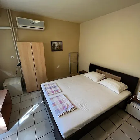 Dvete Brezi Pensión Burgas