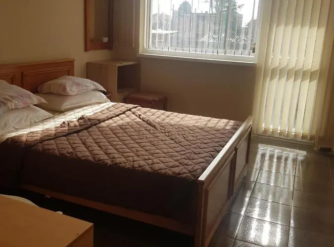 Dvete Brezi Гостевой дом Бургас